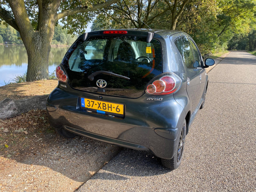 47991077-13.jpg
